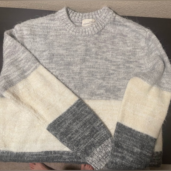 Universal Thread Colorblock Sweater - Picture 4 of 4